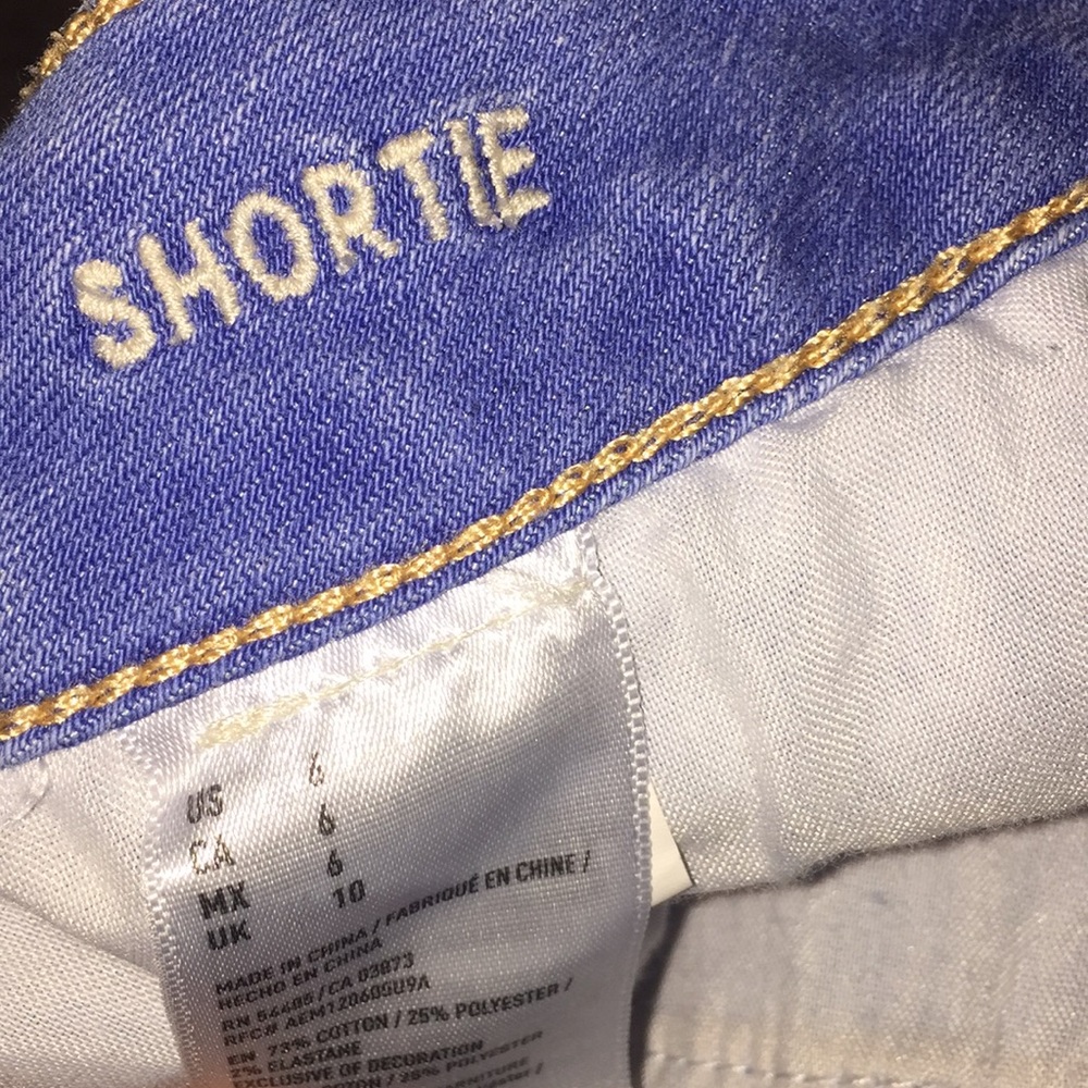 Shorts - Picture 3 of 3